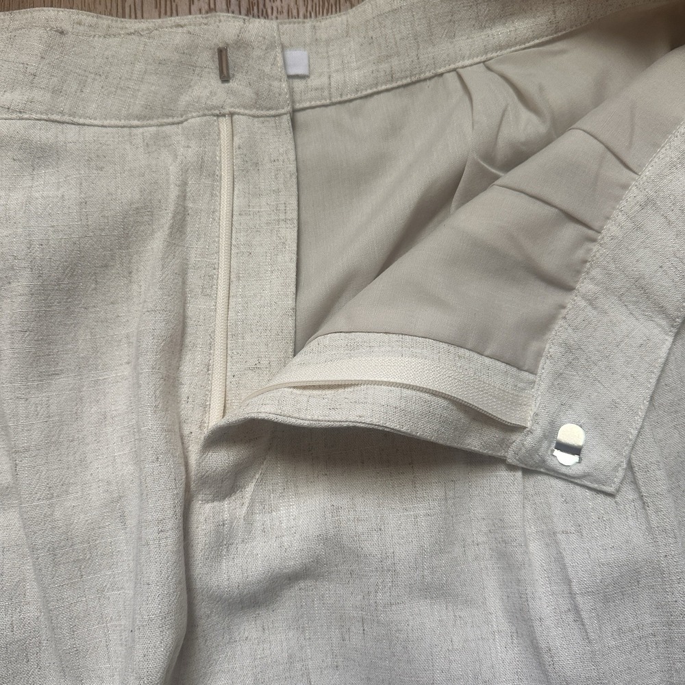 Peppermayo Women's Linen Blend Pleated Shorts Size 10 - Picture 3 of 9
